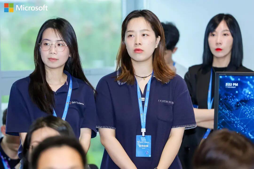 “予力全球每一人，每一l织Q成׃凡。?q样豪迈q大Q又境界开阔壮语打动着在场的每一个h