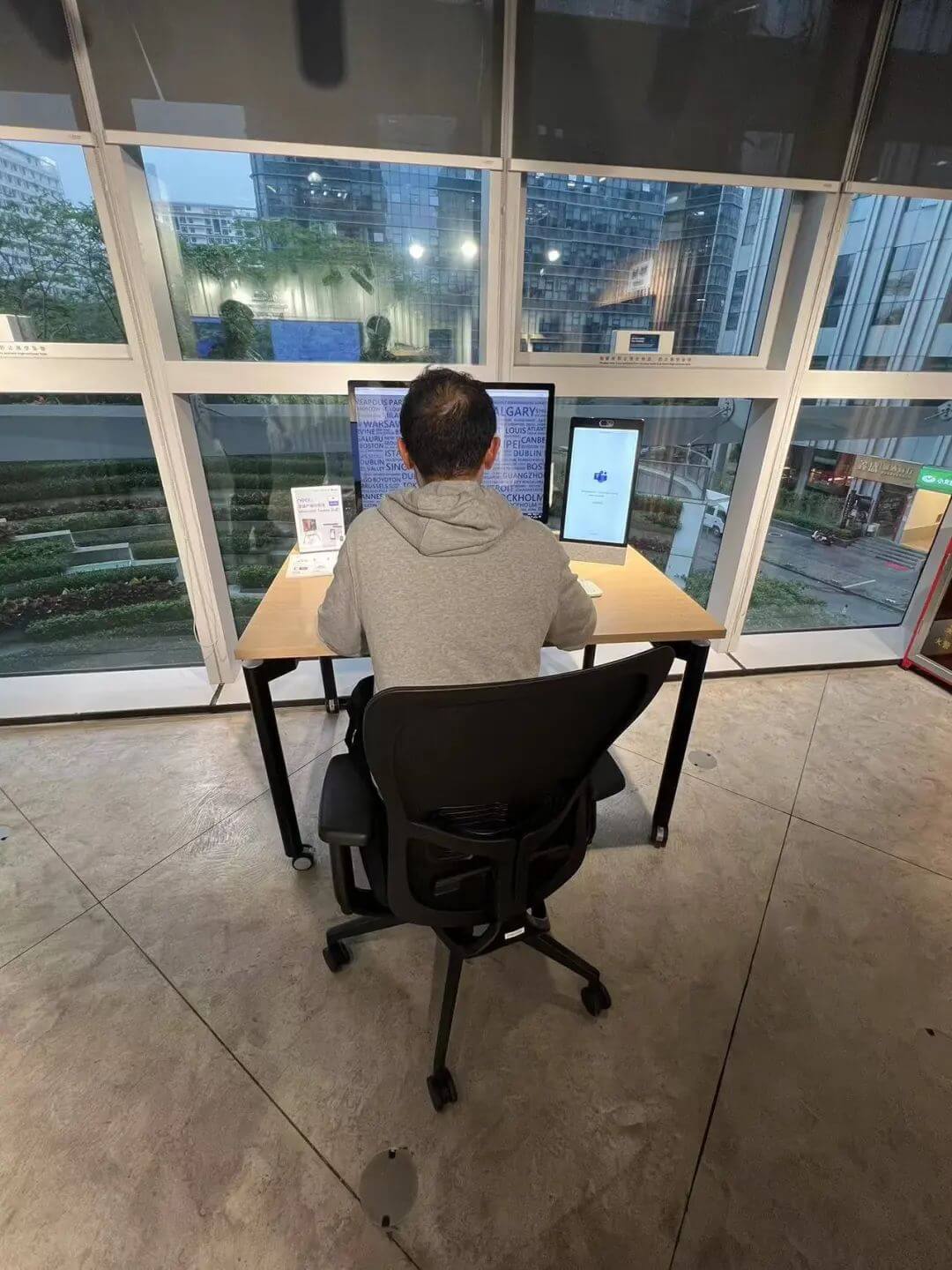 微Y深圳技术中心MTC工作人员