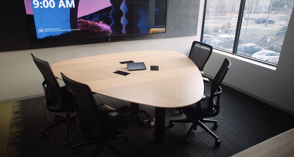 Signature Microsoft Teams RoomsQؓ混合会议室提供更具包Ҏ和协作性的愿景