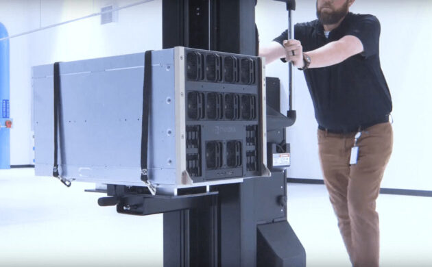 如何为数据中心选择 ServerLIFT 升降机具体型P